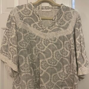 Karlie Gray and Cream Patterned Blouse